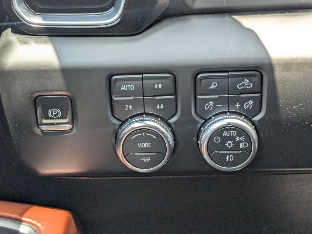 Used 2024 Redwood Metallic GMC Denali Ultimate image 22