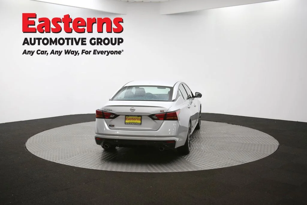 Used 2023 Silver Nissan 2.5 SR image 37