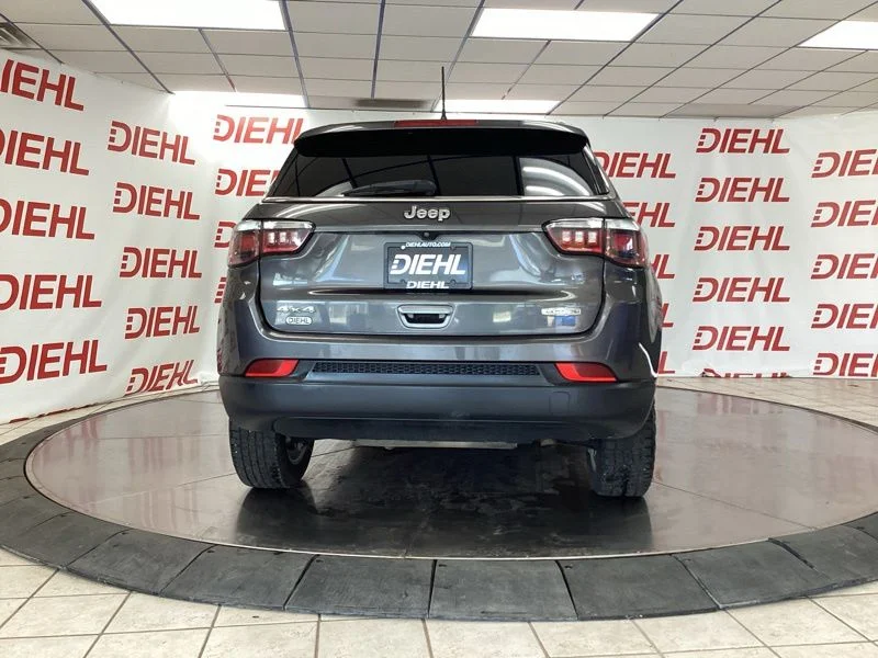 Used 2020 Gray Jeep Latitude image 6