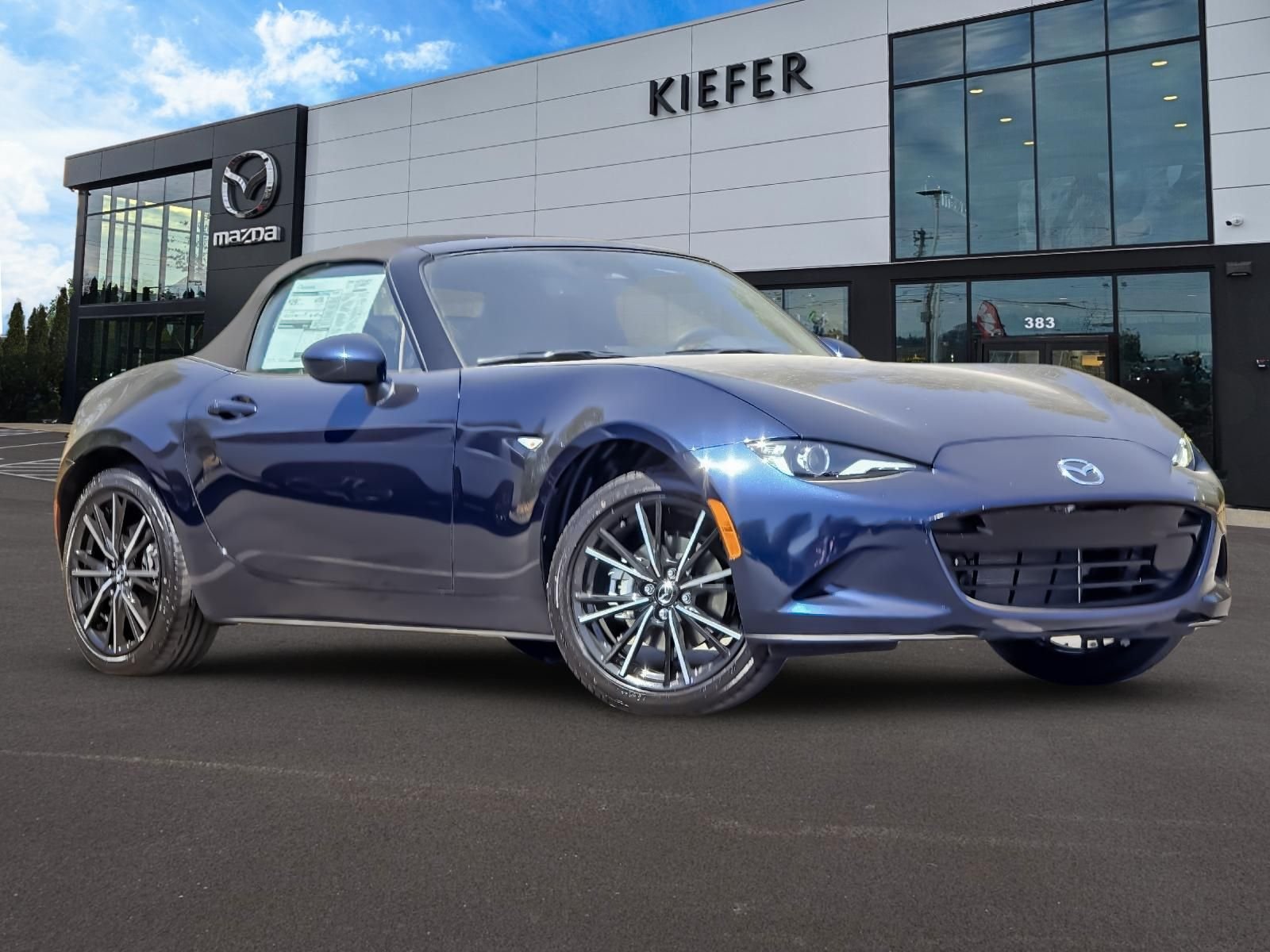 2025 Mazda MX-5 Miata Grand Touring - Photo 2