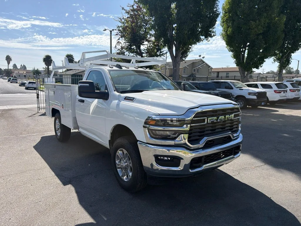 2025 RAM 3500 Chassis Tradesman - Photo 7