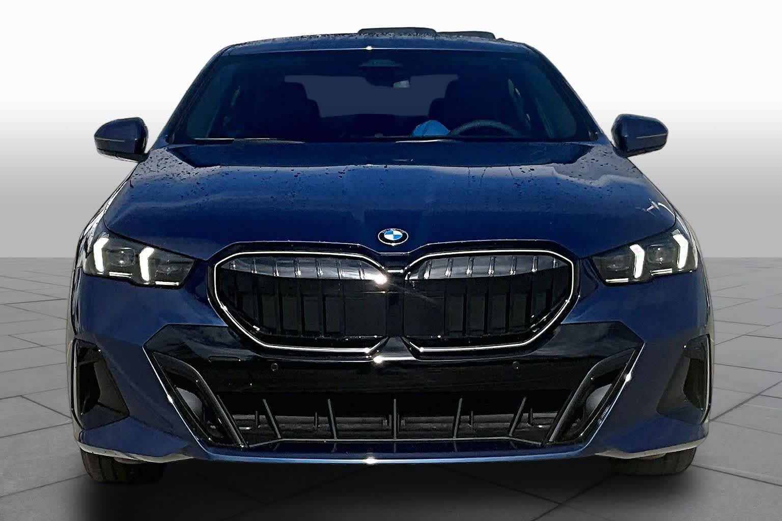 Used 2027 Phytonic Blue Metallic BMW 530i image 3