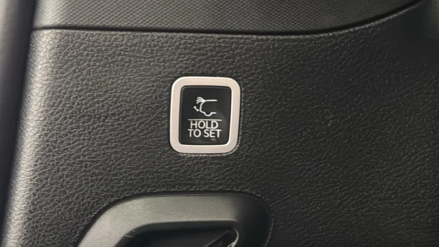 Used 2024 Diamond Black Jeep Base image 26