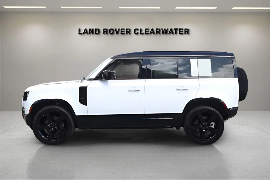New 2026 Fuji White Land Rover X-Dynamic SE image 2