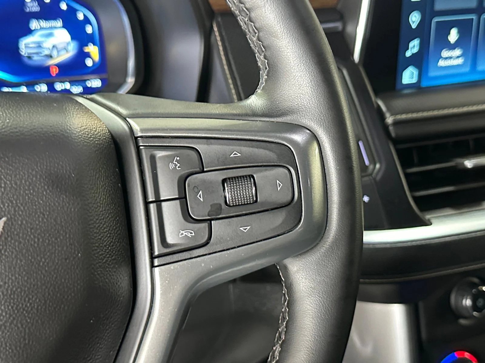 Used 2023 Black Chevrolet Premier image 29