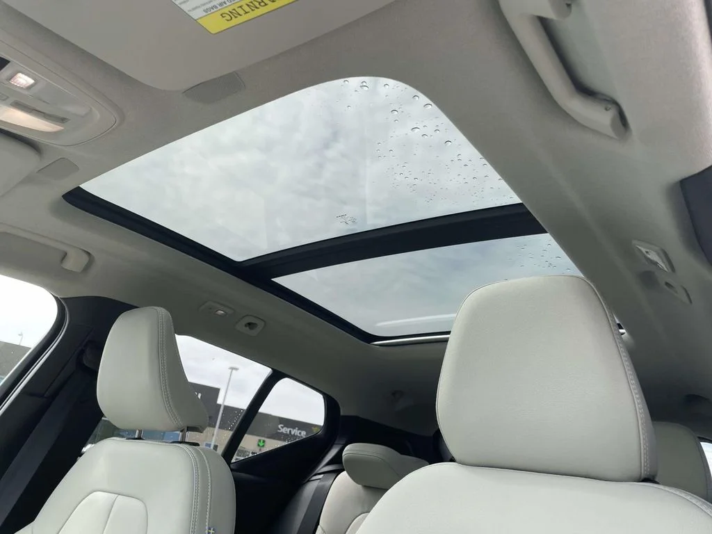 New 2026 Onyx Black Volvo Plus image 9