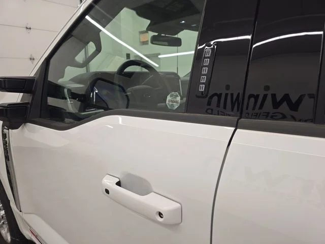New 2026 Oxford White Ford F-250® XLT image 23