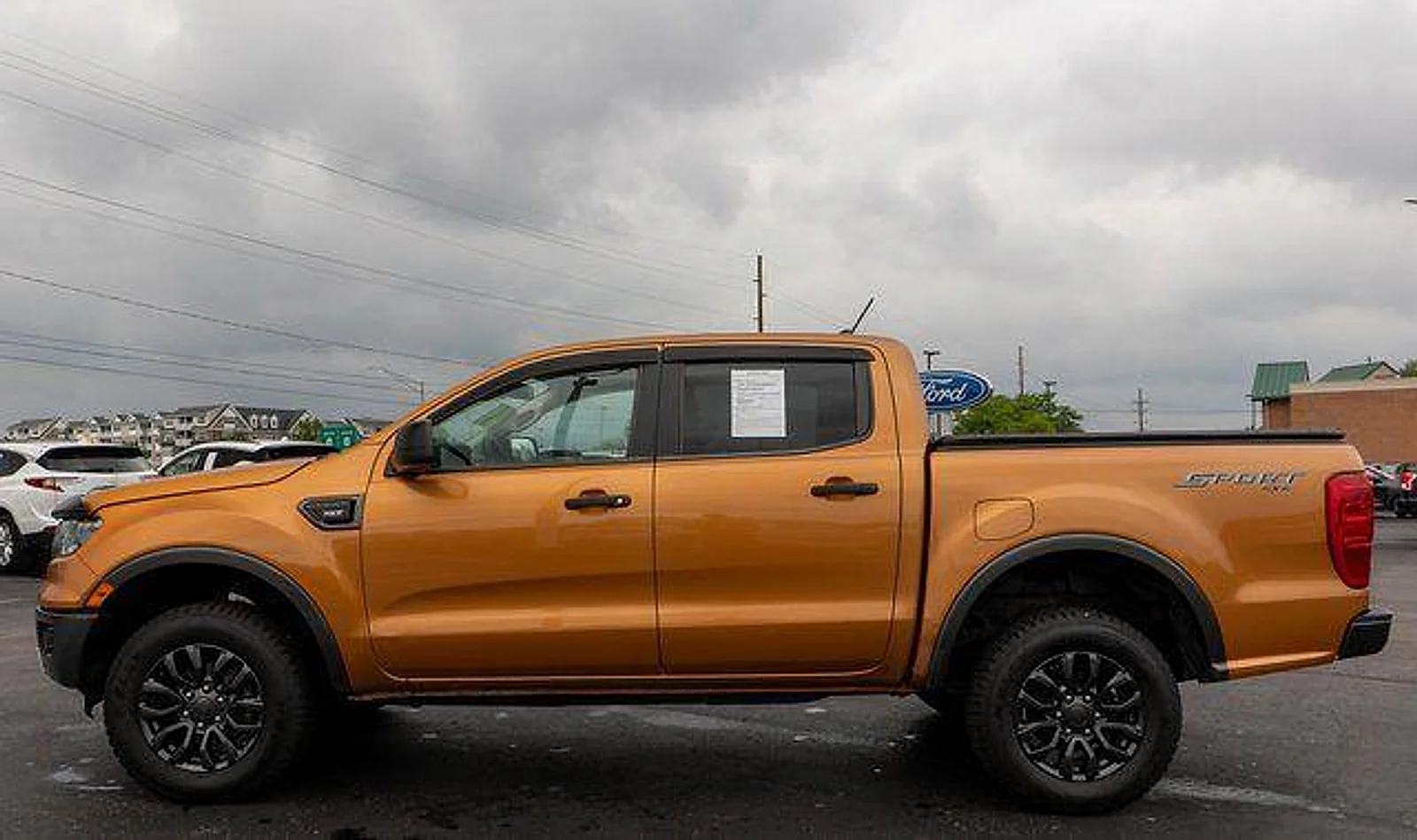 Used 2019 Burnt Orange Ford XL image 9