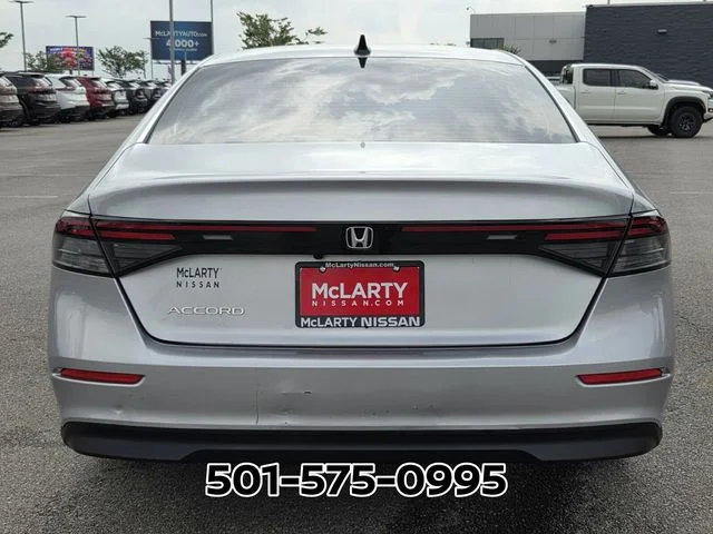 Used 2025  Honda SE image 7