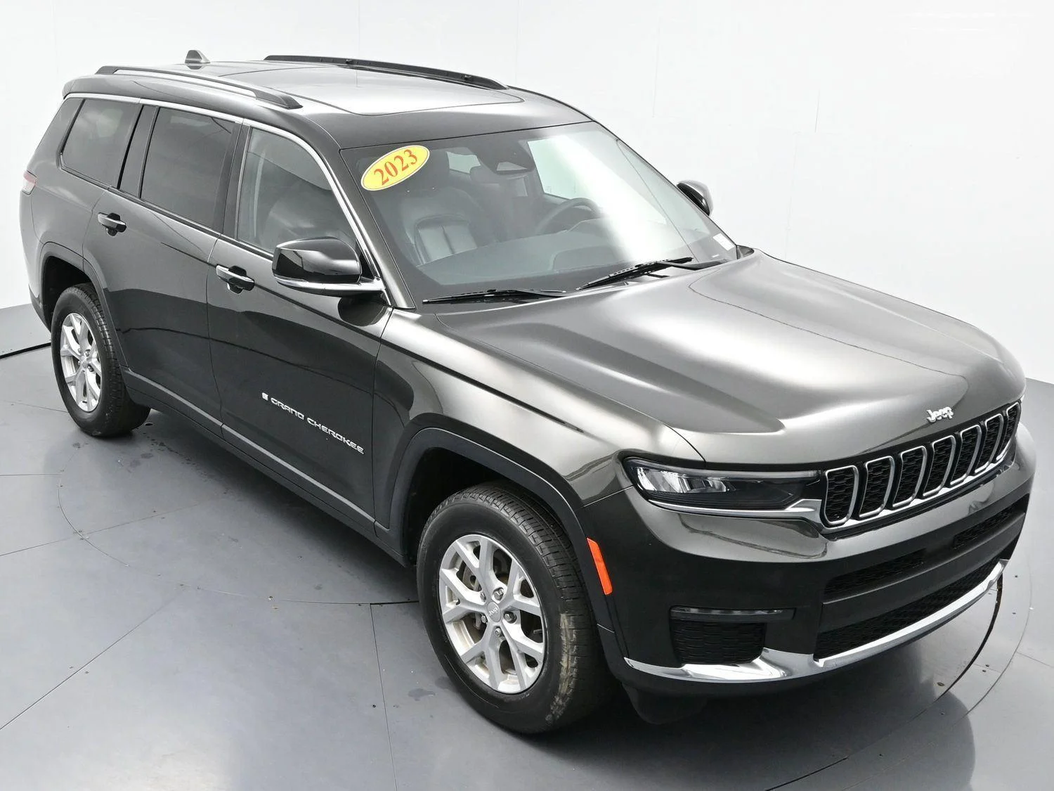 Used 2023 Rocky Mountain Pearlcoat Jeep Limited image 46