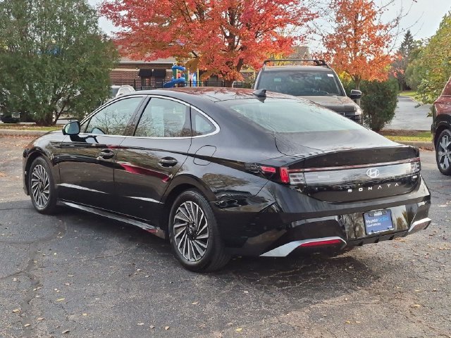 Used 2024 Black Hyundai Limited image 5