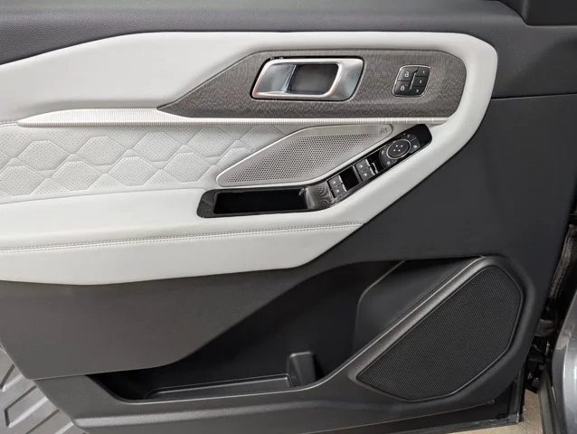 New 2026 Carbonized Gray Metallic Ford Platinum™ image 43