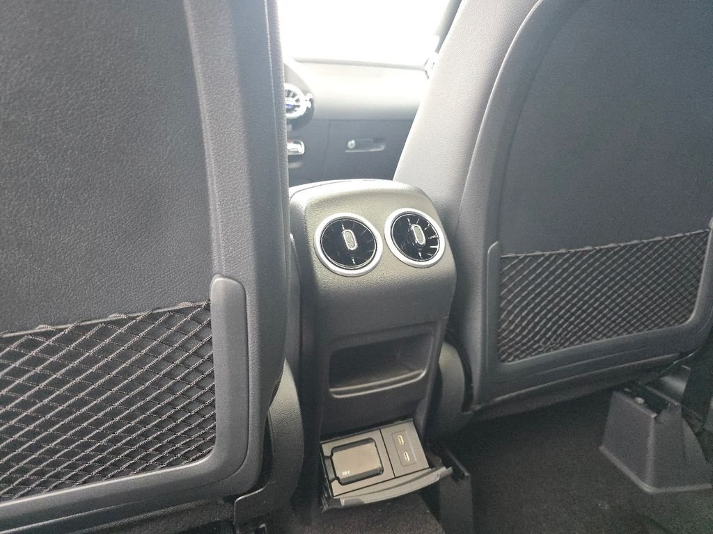 New 2026 Polar White Mercedes-Benz GLA 250 image 25
