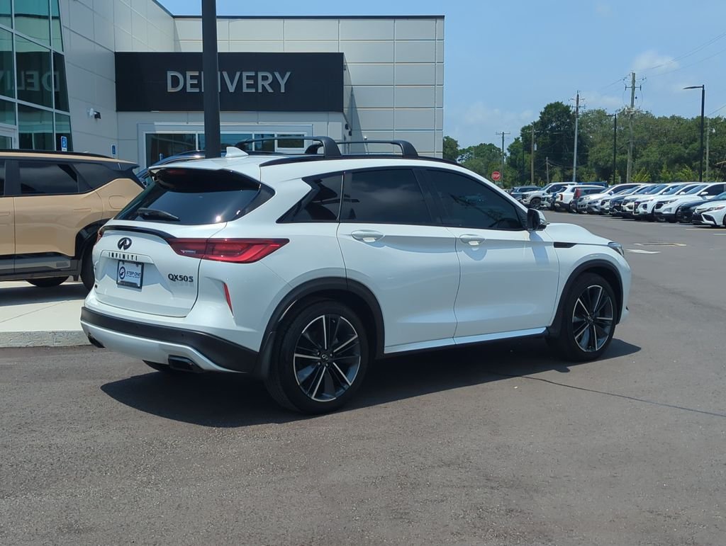 Used 2025 White INFINITI SPORT image 7