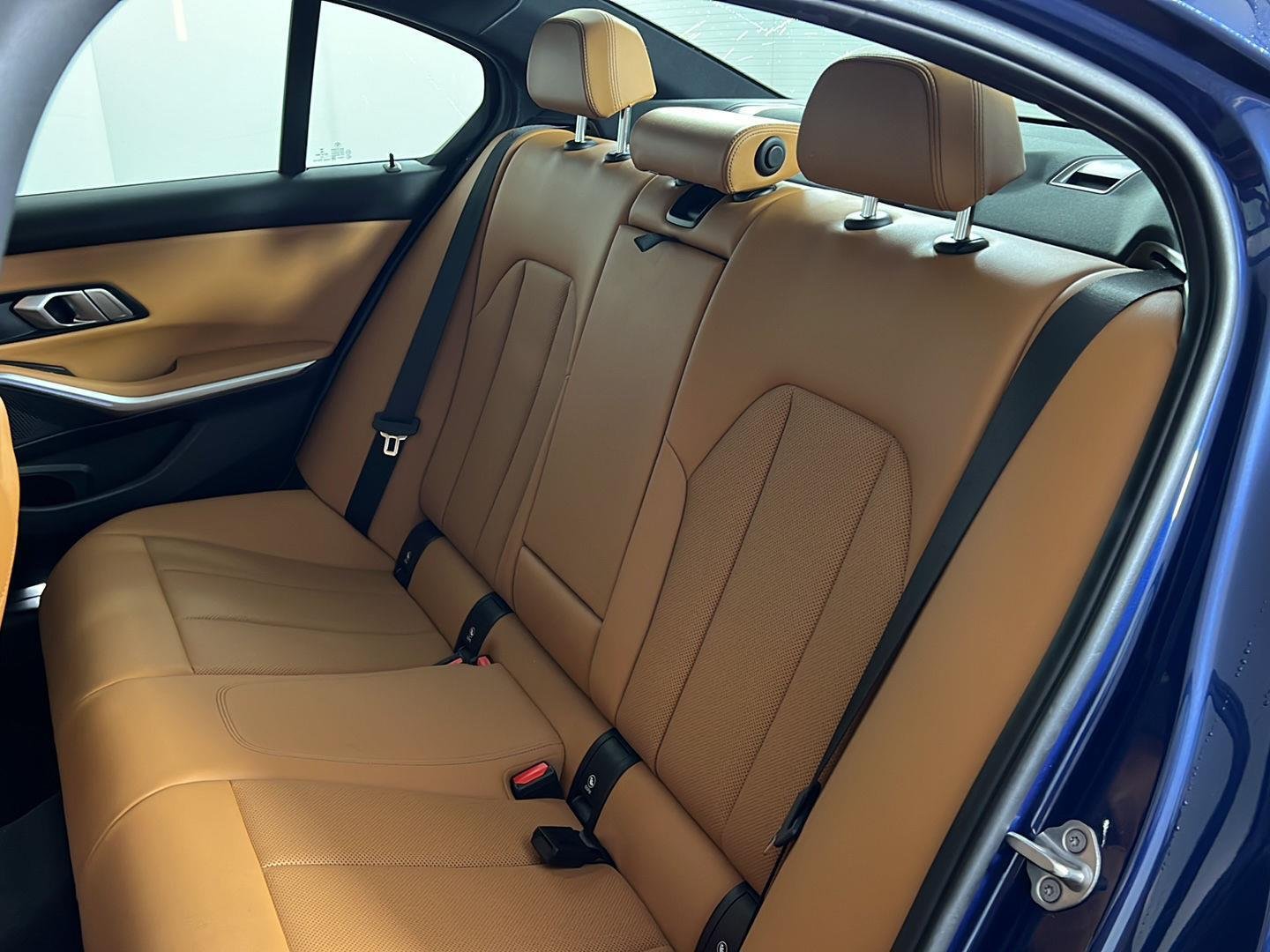 Used 2022 Phytonic Blue Metallic BMW 330i xDrive image 4