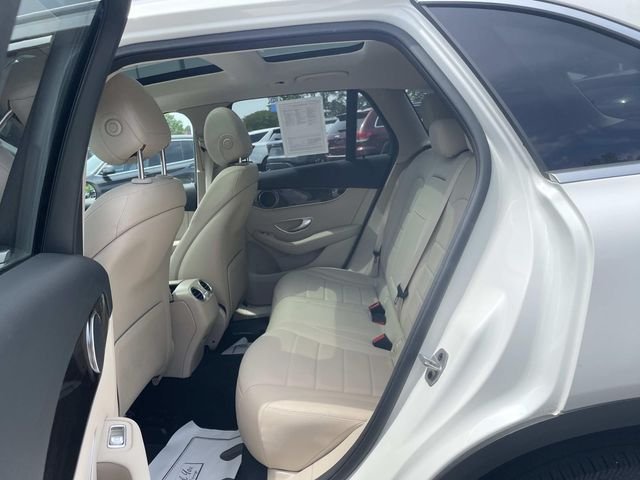 Used 2022 White Mercedes-Benz GLC 300 image 10