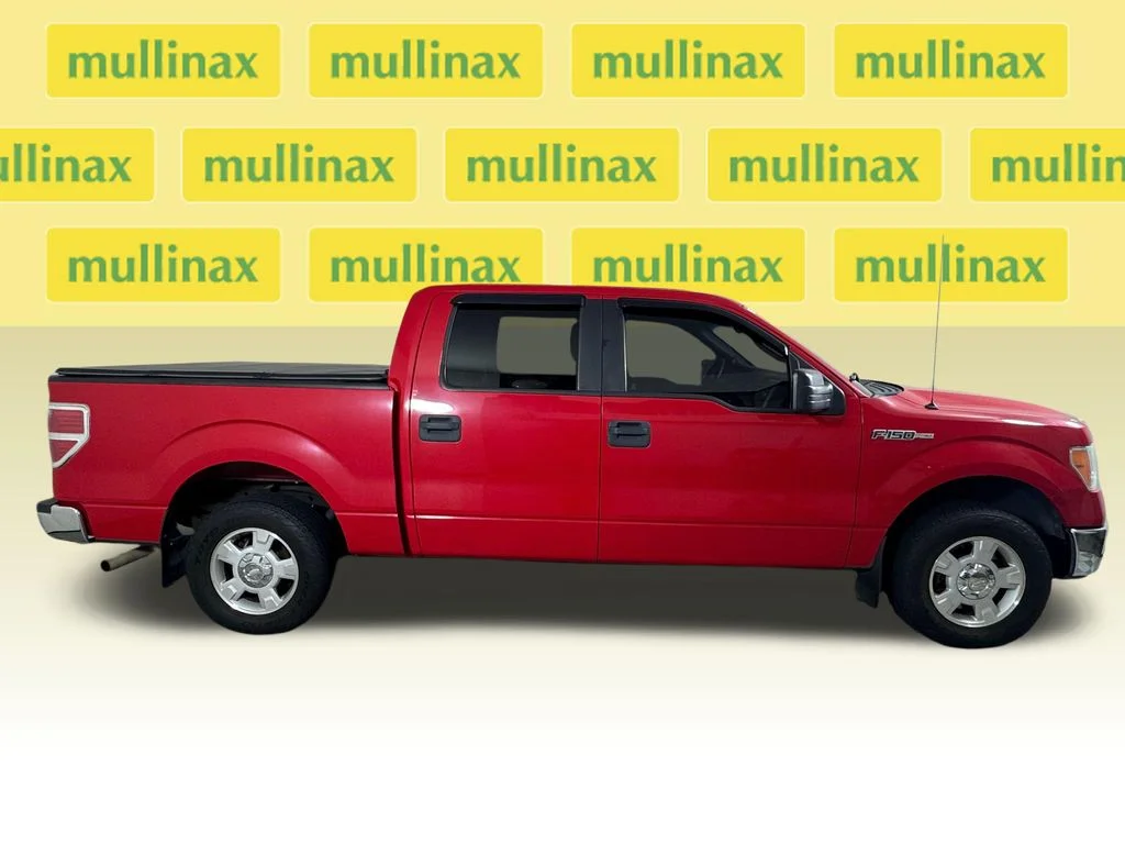 Used 2013 Red Ford XLT image 2