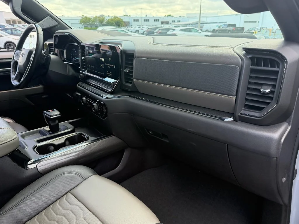 Used 2024 Gray Chevrolet ZR2 image 18