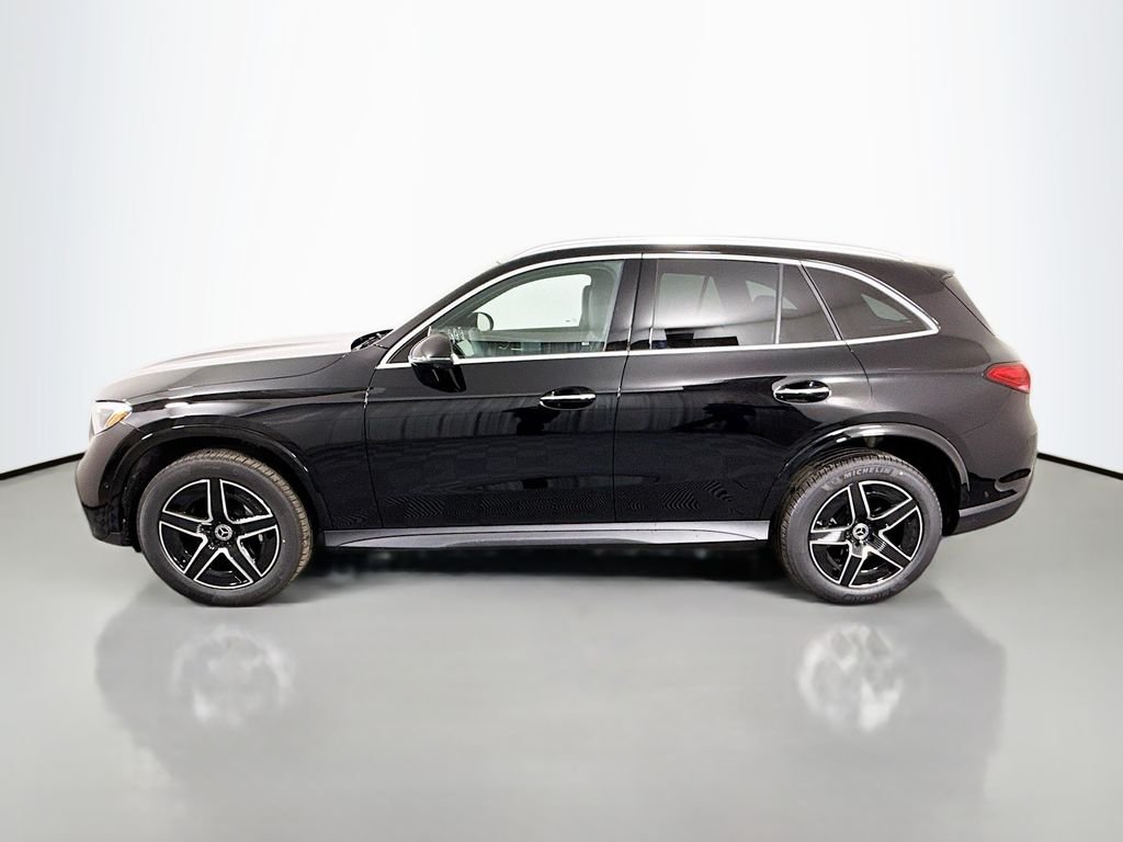 New 2026 Black Mercedes-Benz GLC 300 image 4