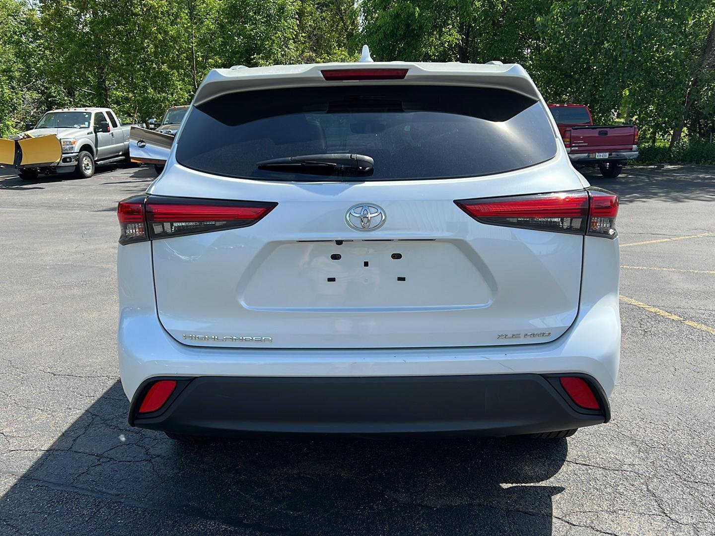 Used 2022 Wind Chill Pearl Toyota XLE image 19