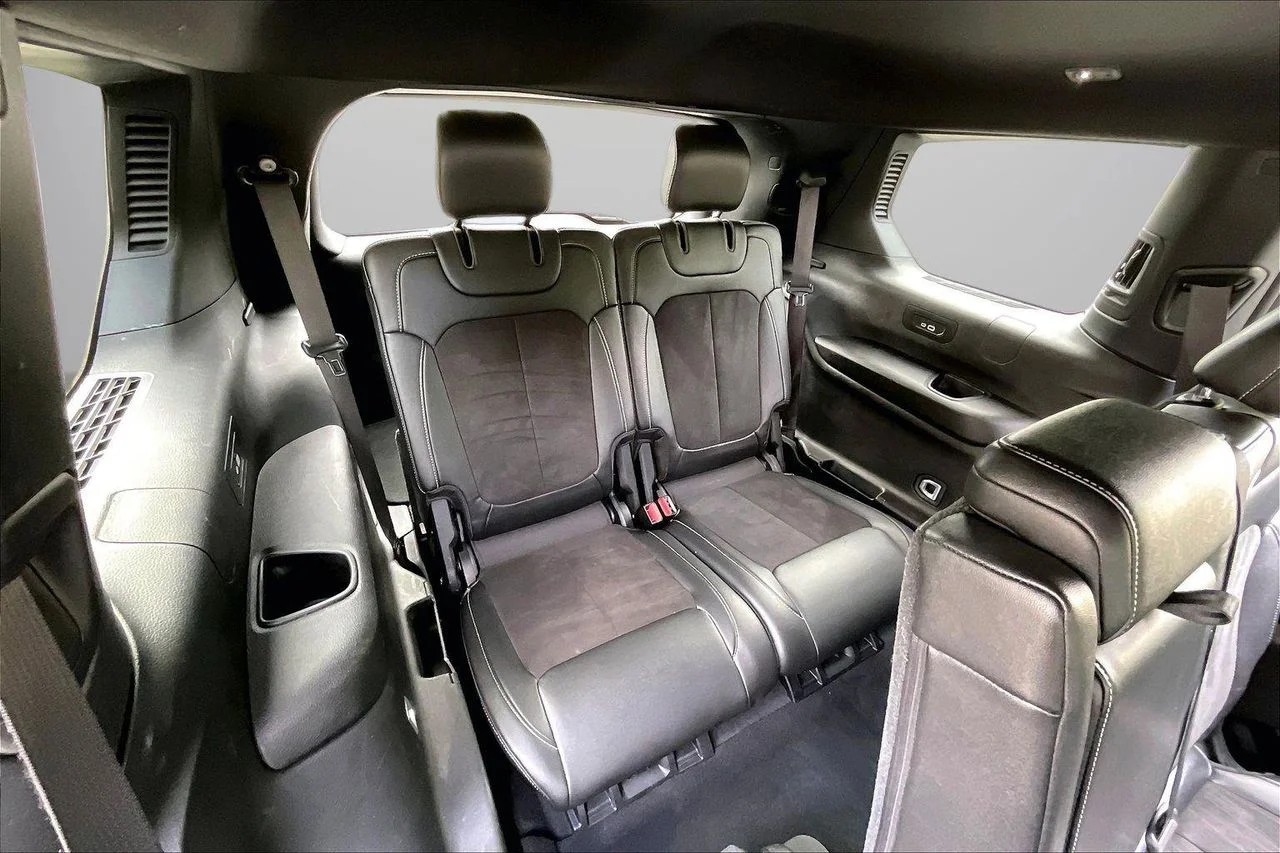 Used 2024 Silver Jeep Altitude image 25