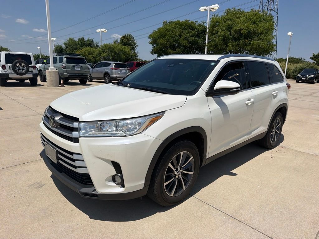 Used 2019 White Toyota XLE image 1