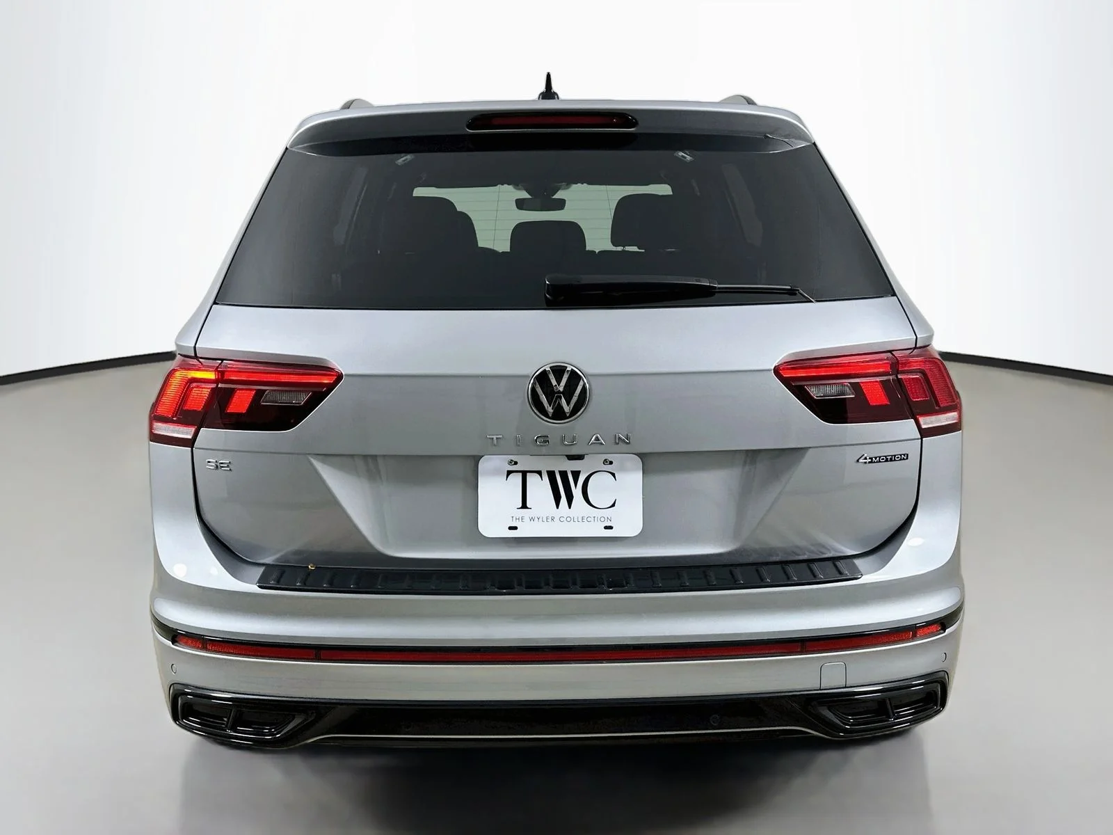 Used 2024 Silver Volkswagen  image 6