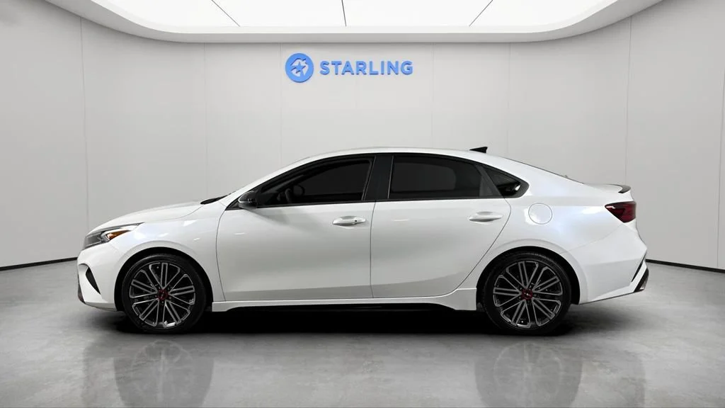 Used 2023 White Kia GT Manual image 4