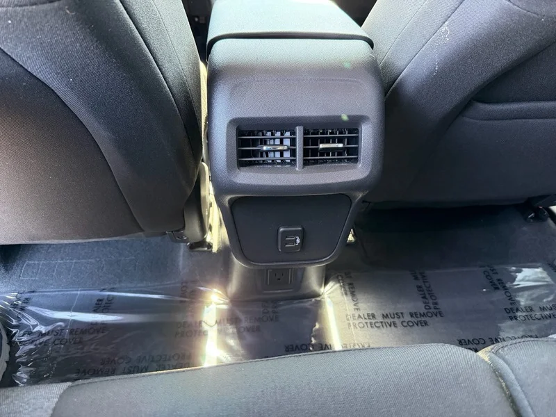 Used 2024 Summit White Chevrolet LT image 15