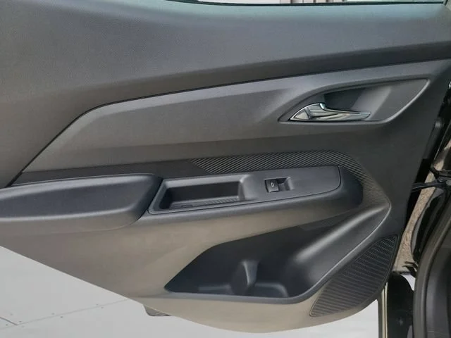 New 2027 Mosaic Black Metallic Chevrolet LT image 11