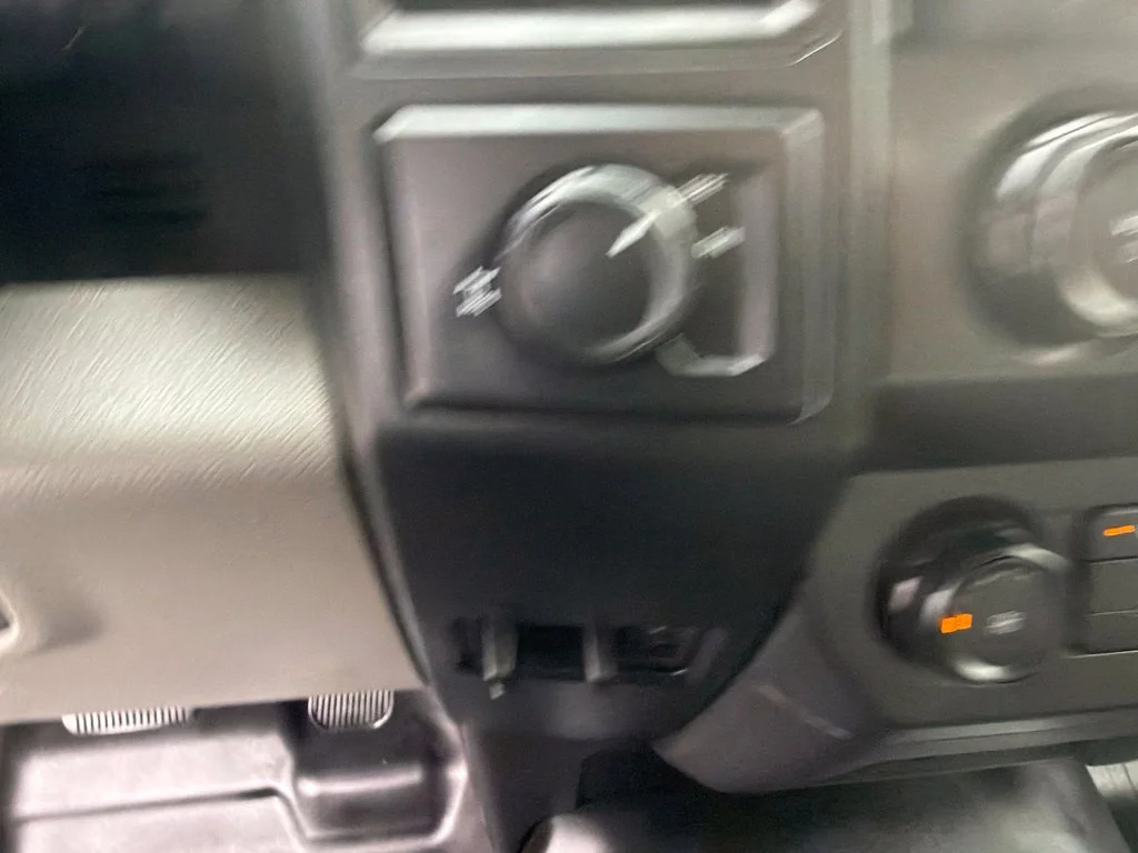 Used 2018 Oxford White Ford XL image 13