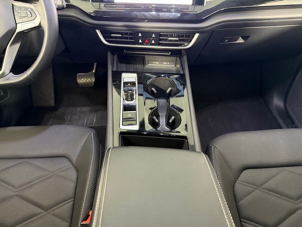 2025 Volkswagen Atlas Cross Sport SE w/Tech - Photo 15