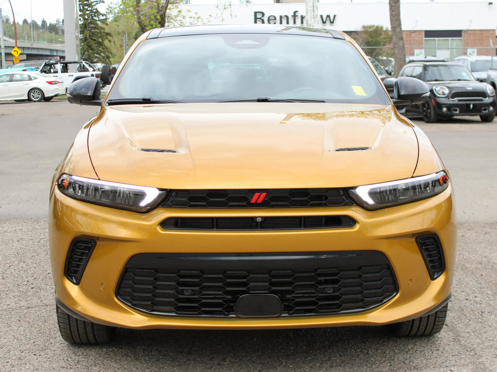 Certified Used 2024 Gold Dodge R/T Plus* PHEV EAWD | Remote Start | Heated Seats | Adaptive Cruise | Apple CarPlay | 360 Camera image 9