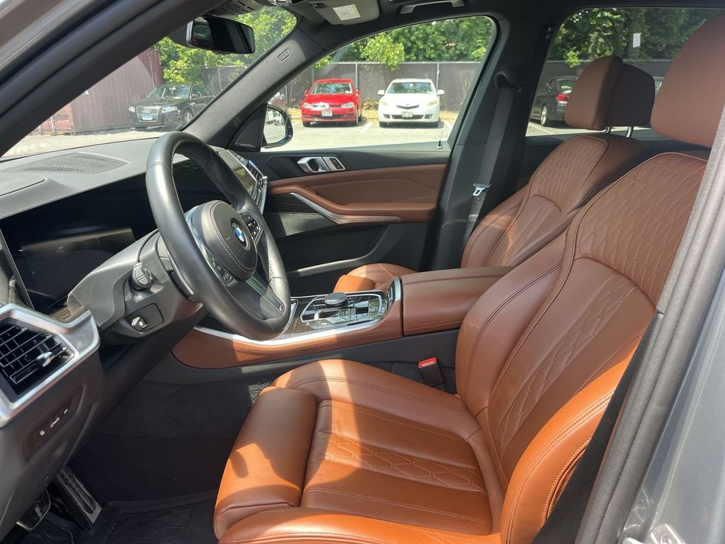 Certified Used 2024 Gray Metallic BMW xDrive40i image 11