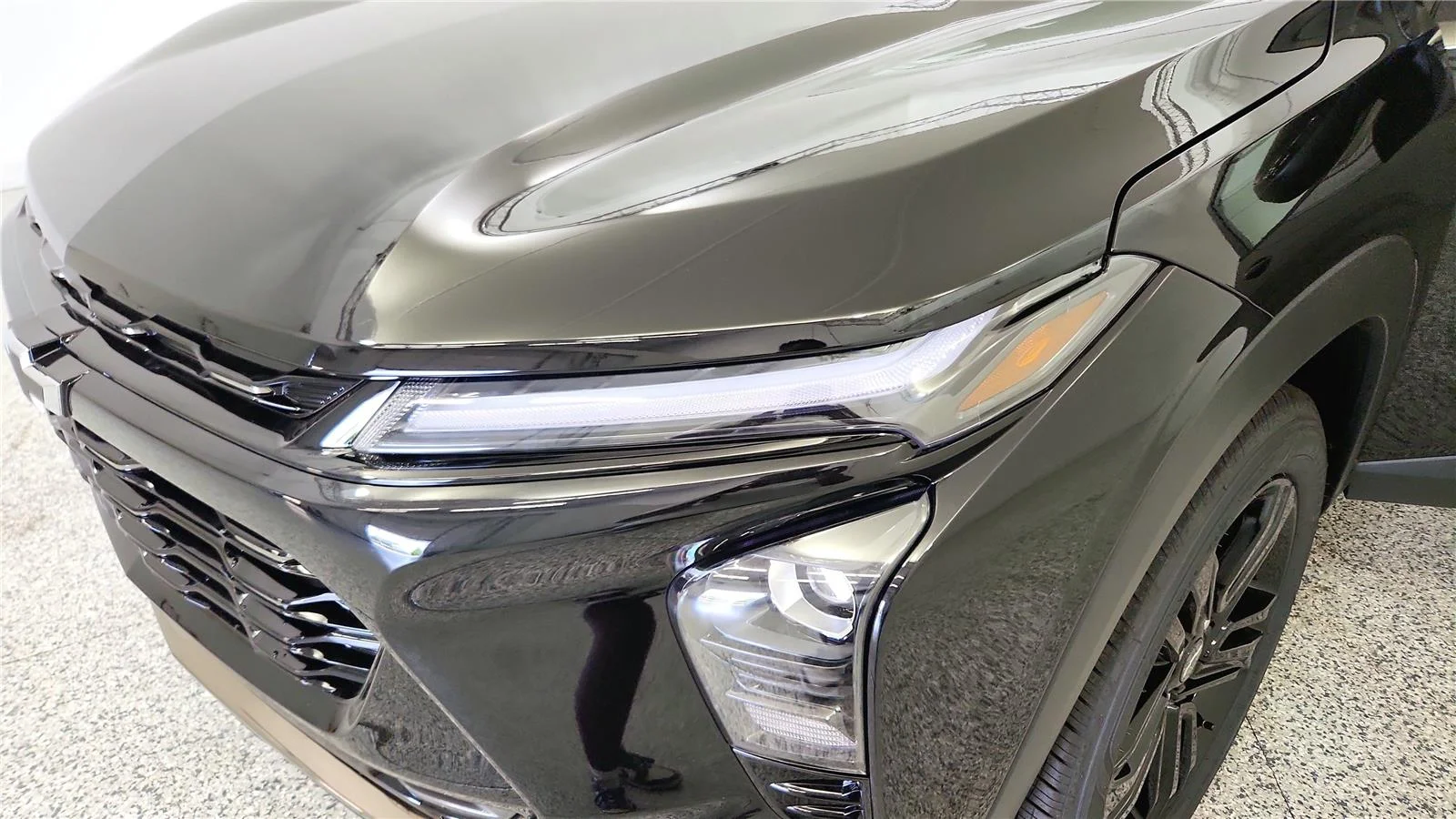 New 2026 Mosaic Black Metallic Chevrolet ACTIV image 32