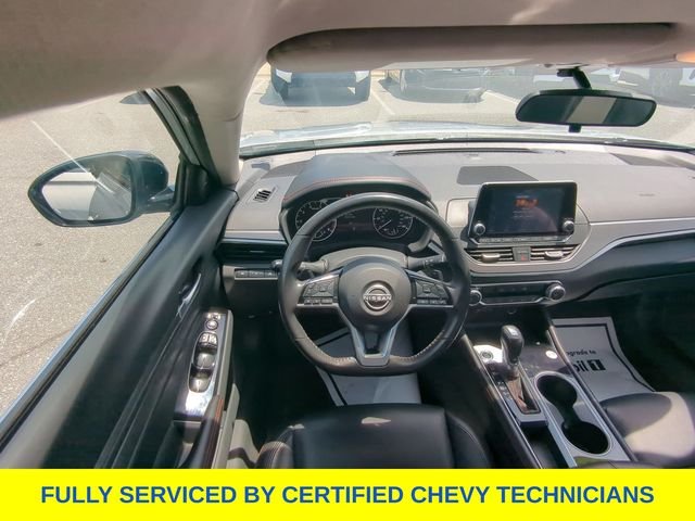 Used 2024 Silver Nissan 2.5 SR image 38