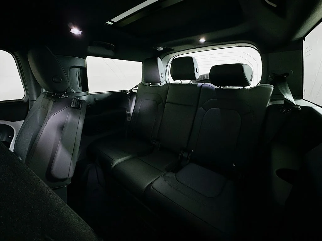 New 2026 Borasco Gray Metallic Land Rover S image 28