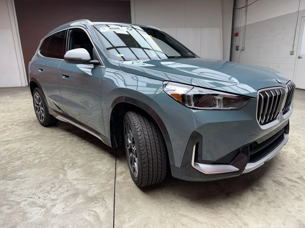 Used 2024 Green BMW xDrive28i image 8