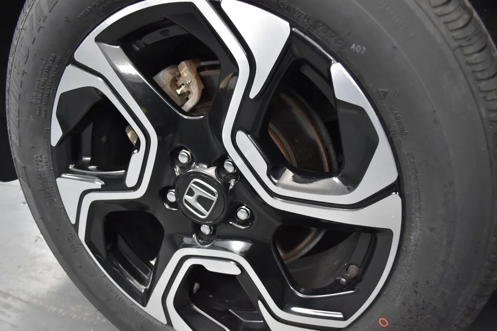 Certified Used 2018 White Honda Touring image 28