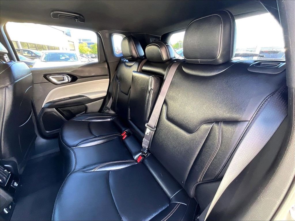 Used 2024 Gray Jeep Limited image 15