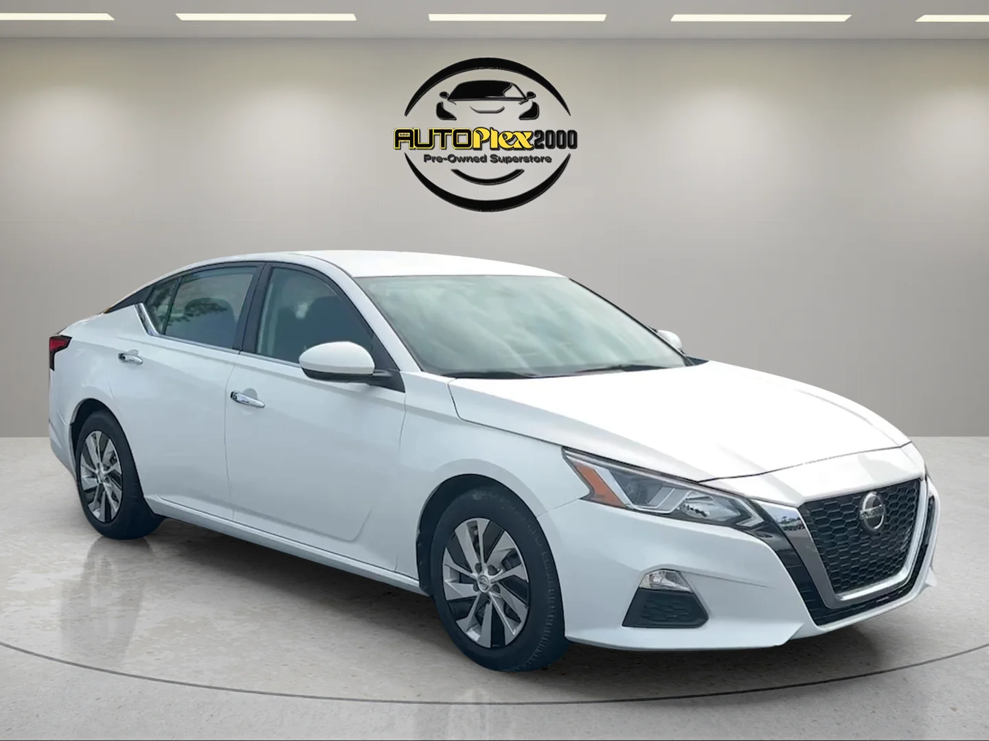 Used 2020 White Nissan 2.5 S image 1