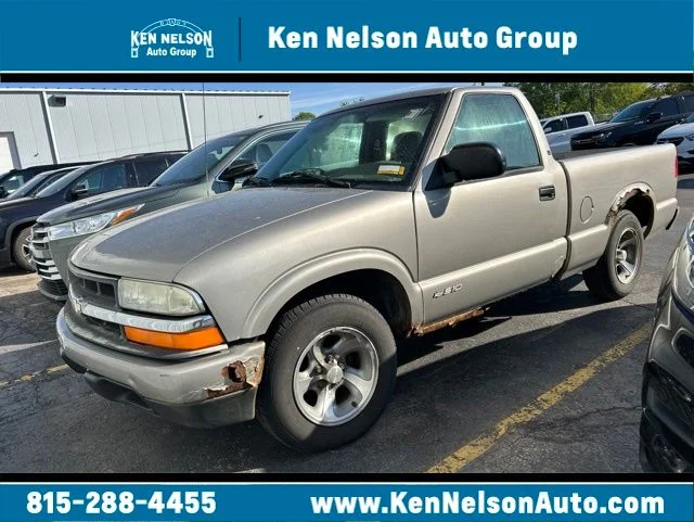 2002 Chevrolet S10 2WD Regular Cab Short Box LS's photo