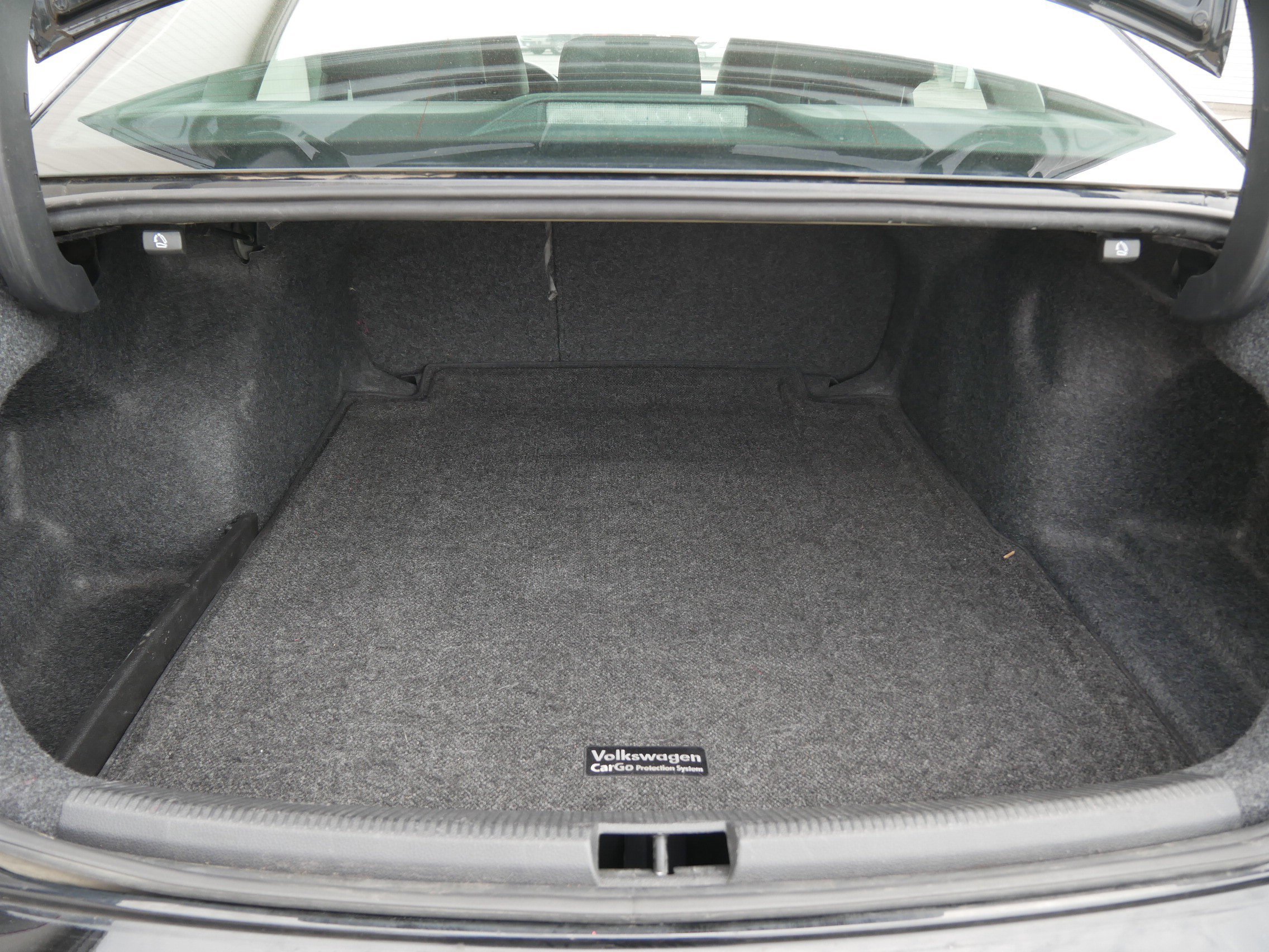 Used 2014 Black Volkswagen SE w/Snrf/Nav image 12