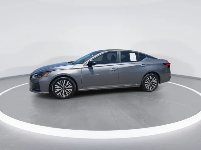 Used 2024 Gray Nissan 2.5 SV image 4