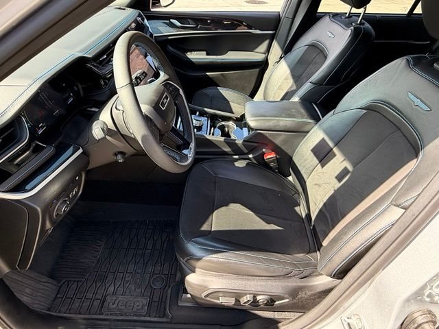 Used 2023 Silver Jeep Trailhawk 4xe image 10