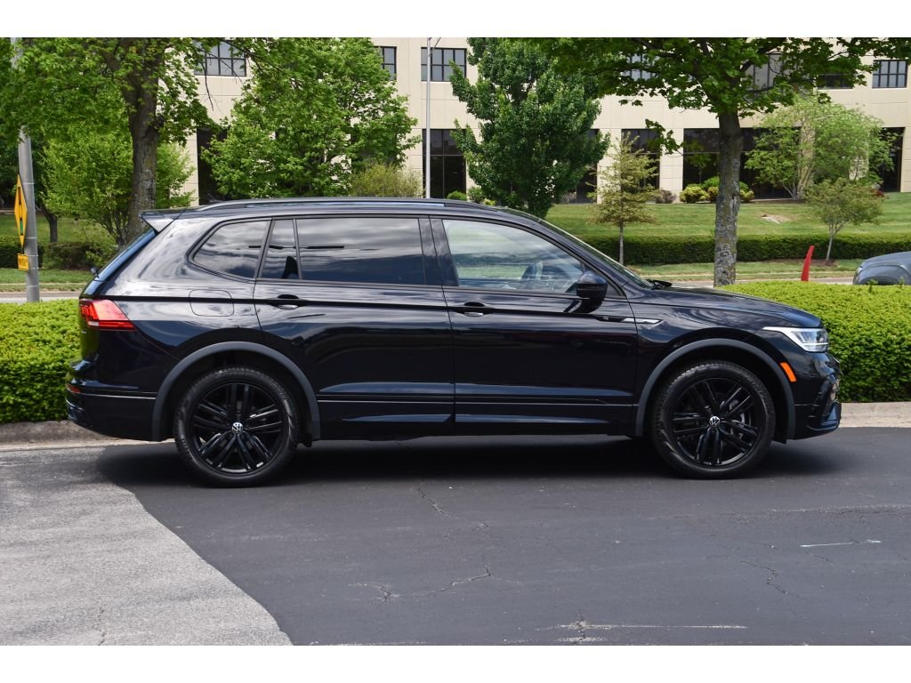 Used 2022 Deep Black Pearl Volkswagen SE R-Line Black image 3