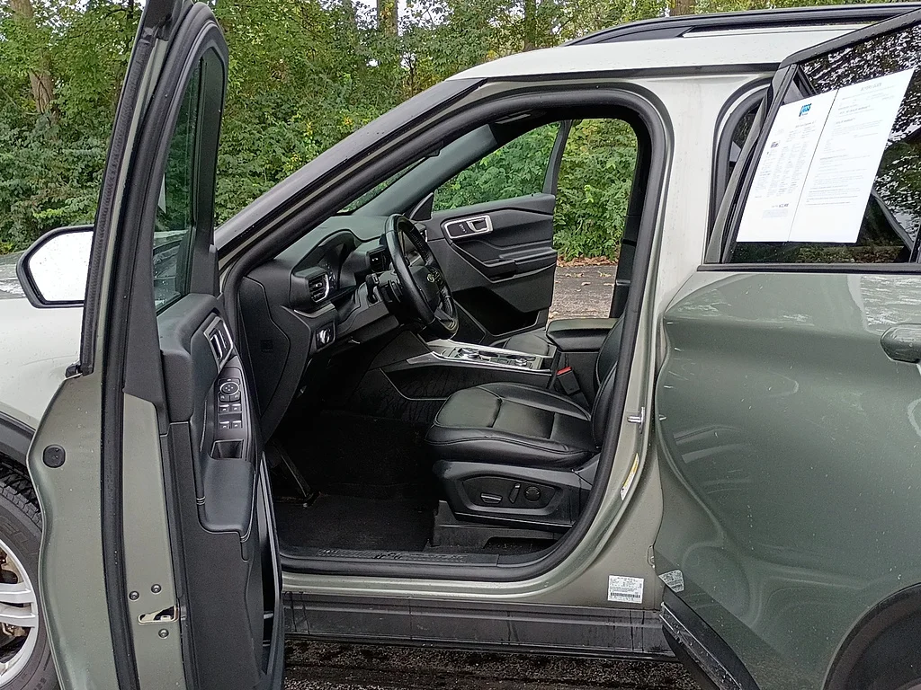 2020 Ford Explorer XLT, photo 11 of 12