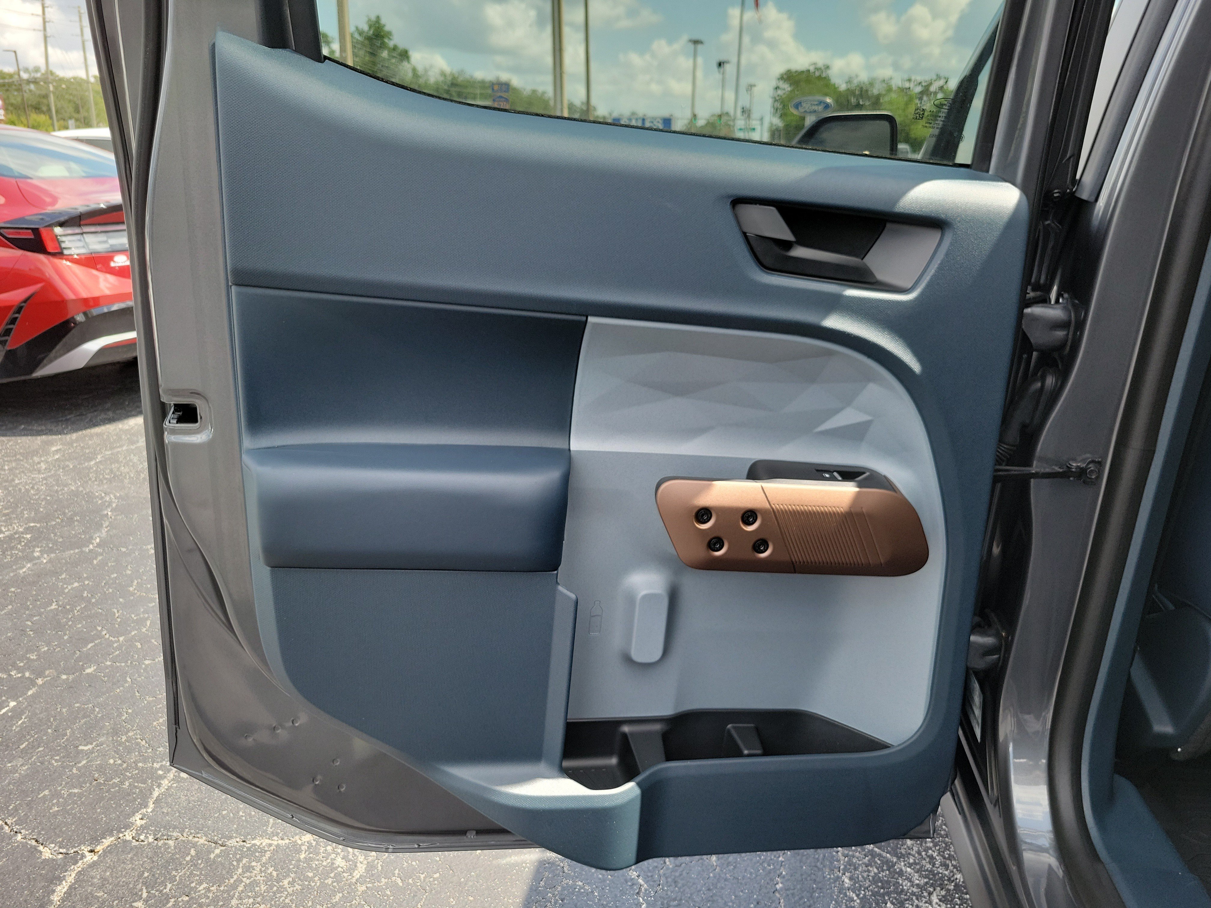 Used 2024 Gray Metallic Ford LARIAT image 21