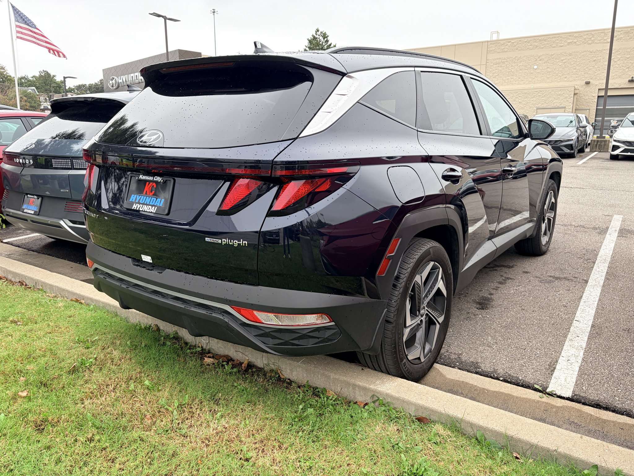 Used 2024 Deep Sea Hyundai SEL image 2