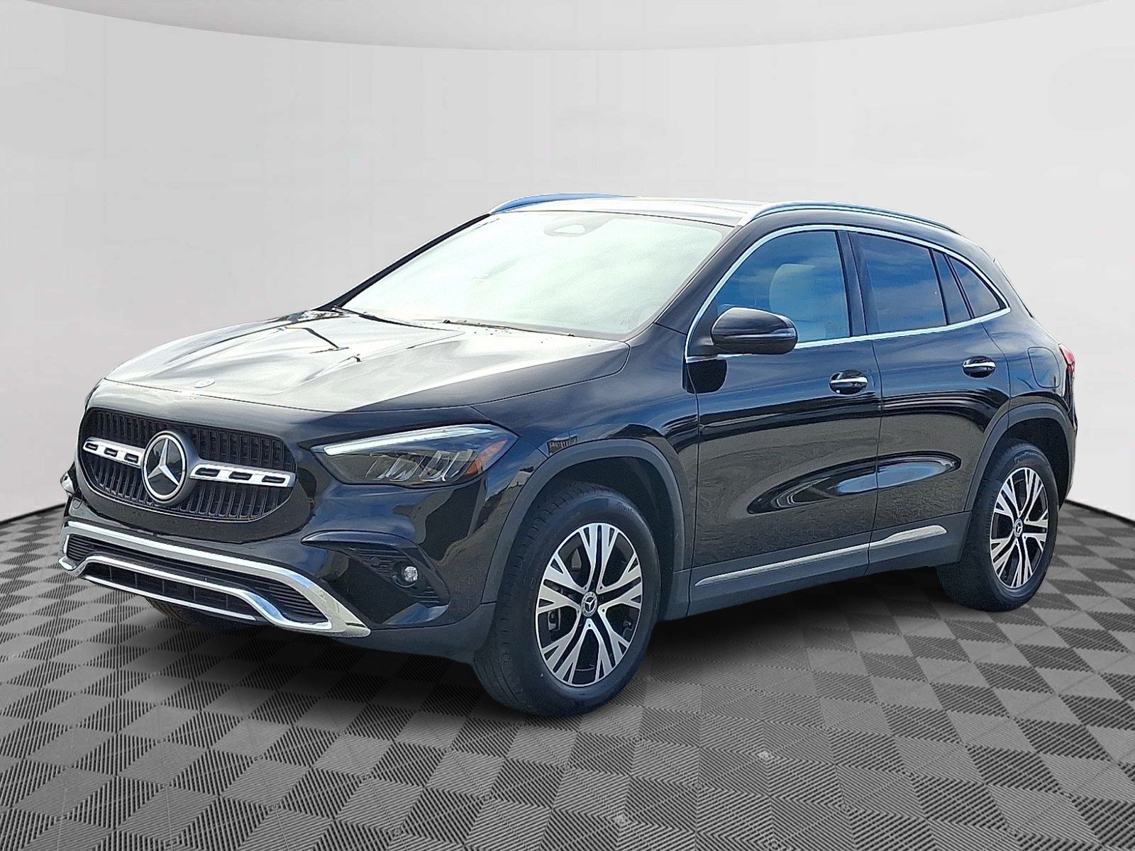 Certified Used 2025 Night Black - 696 Mercedes-Benz 4MATIC® image 3